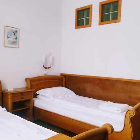 Pensiunea Puiu Popa Codlea Extérieur photo