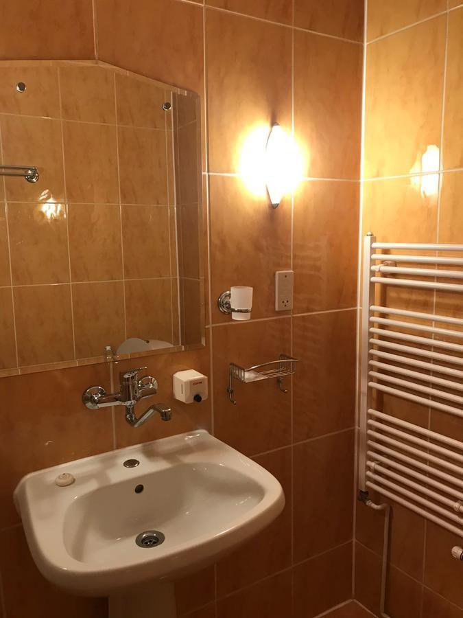 Pensiunea Puiu Popa Codlea Extérieur photo