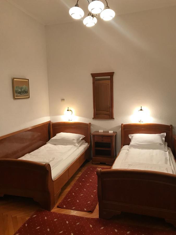 Pensiunea Puiu Popa Codlea Extérieur photo