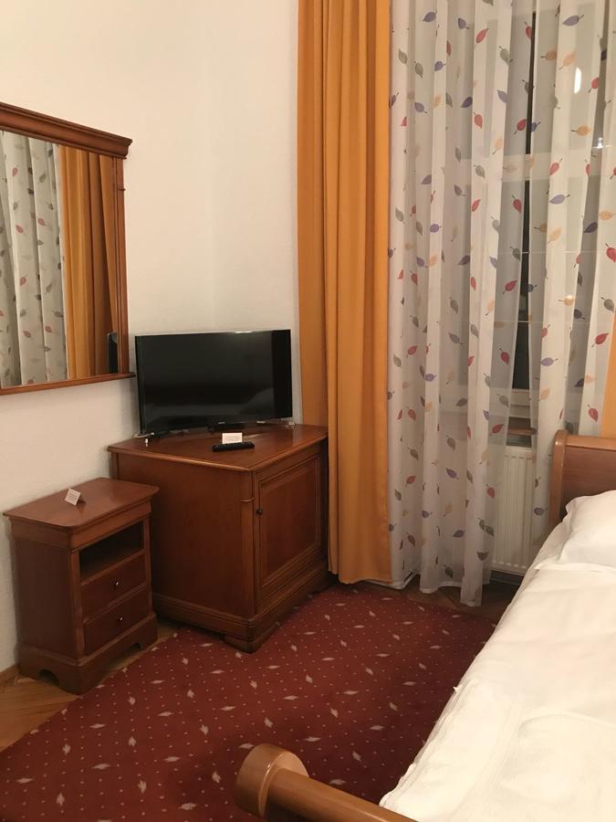 Pensiunea Puiu Popa Codlea Extérieur photo