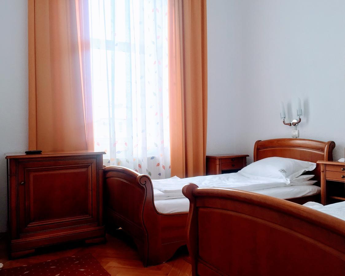 Pensiunea Puiu Popa Codlea Extérieur photo
