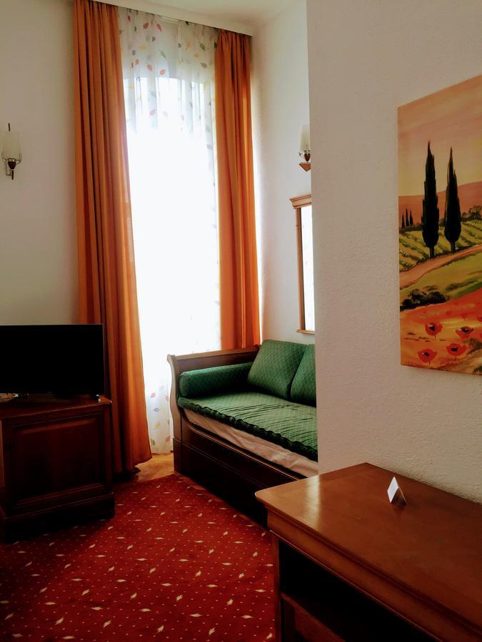 Pensiunea Puiu Popa Codlea Extérieur photo