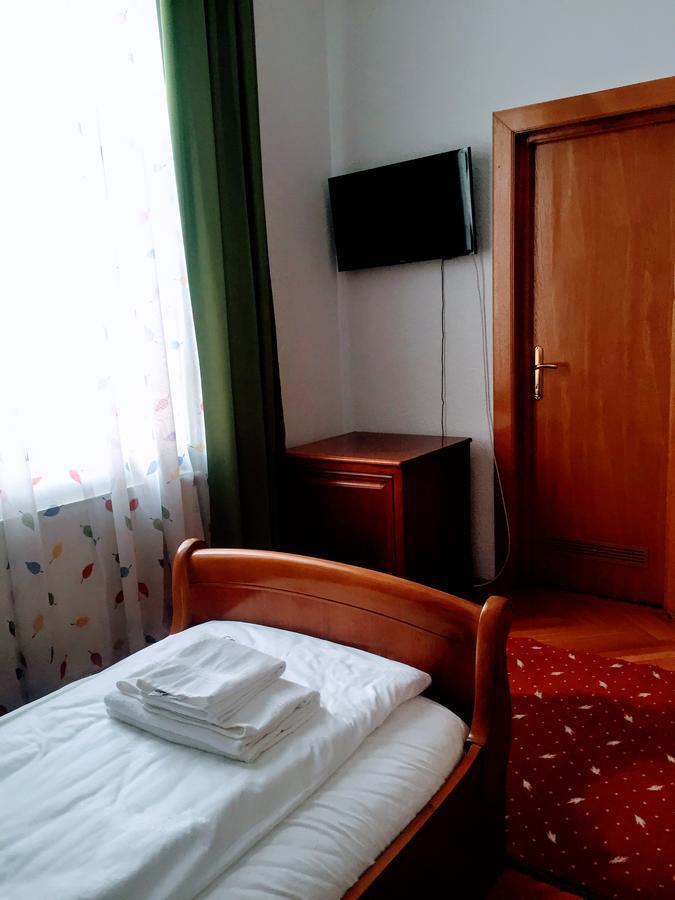 Pensiunea Puiu Popa Codlea Extérieur photo