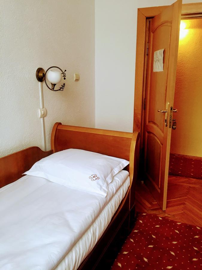 Pensiunea Puiu Popa Codlea Extérieur photo