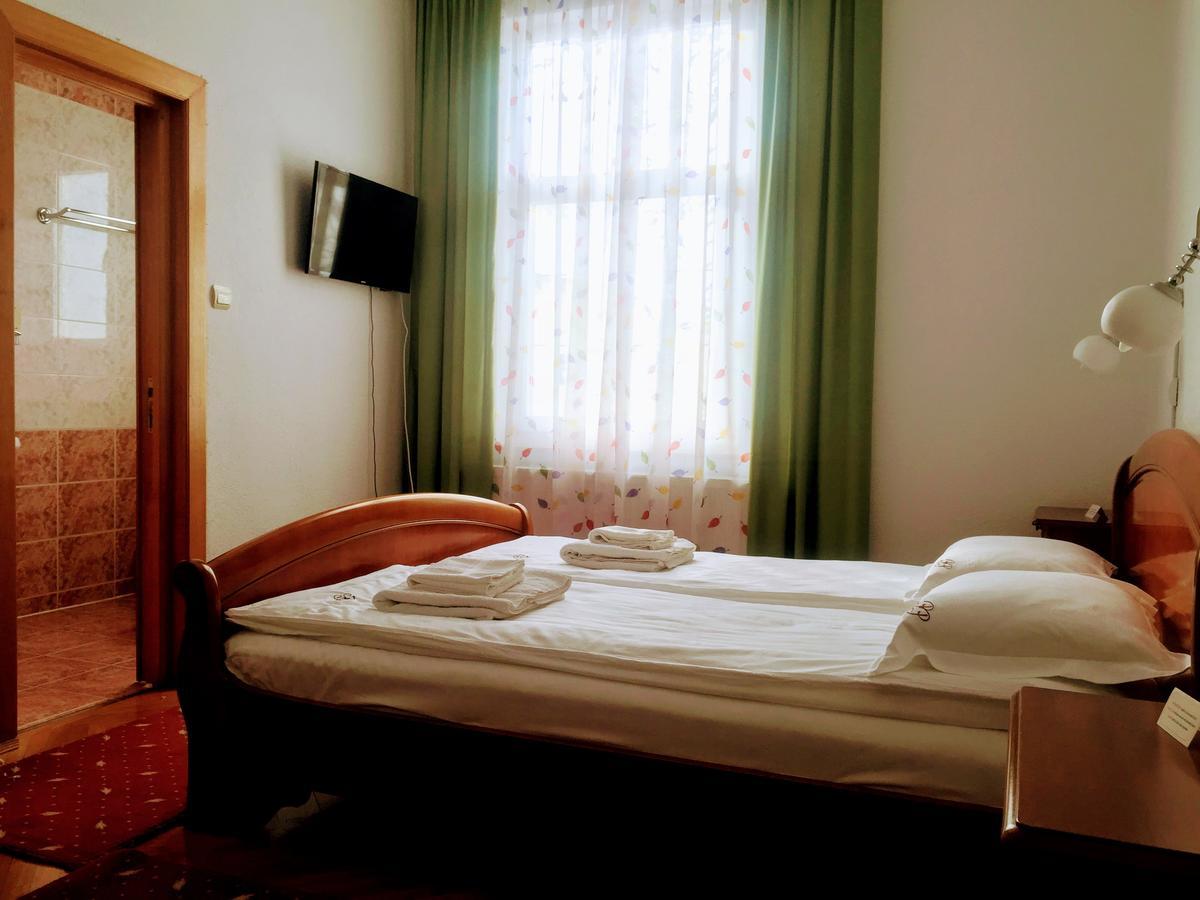 Pensiunea Puiu Popa Codlea Extérieur photo