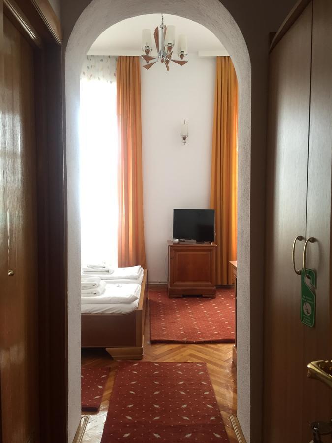 Pensiunea Puiu Popa Codlea Extérieur photo