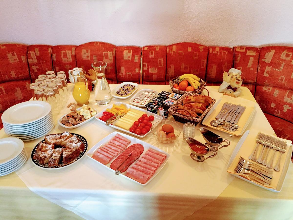 Pensiunea Puiu Popa Codlea Extérieur photo